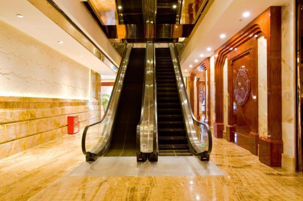 Chongqing Huachen International Hotel Экстерьер фото