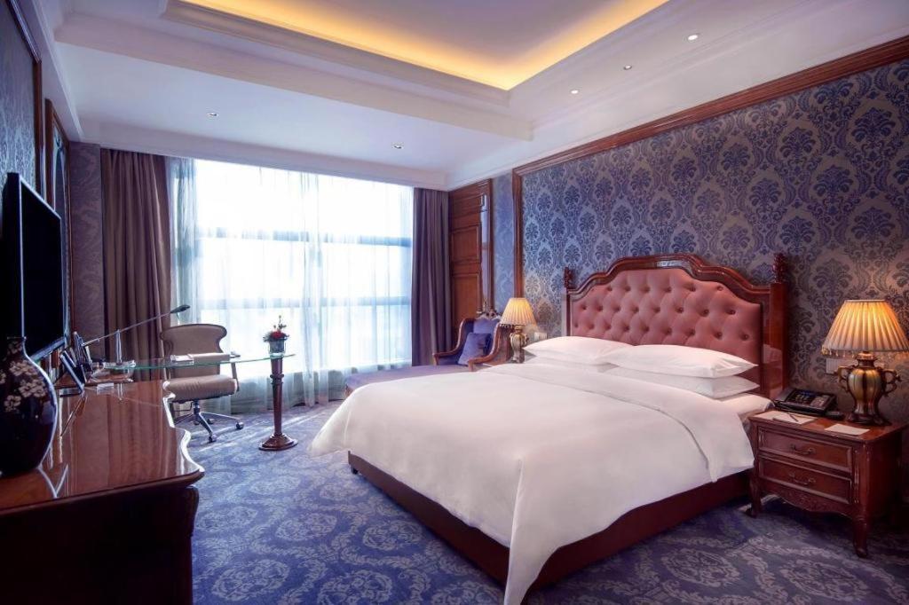 Chongqing Huachen International Hotel Экстерьер фото