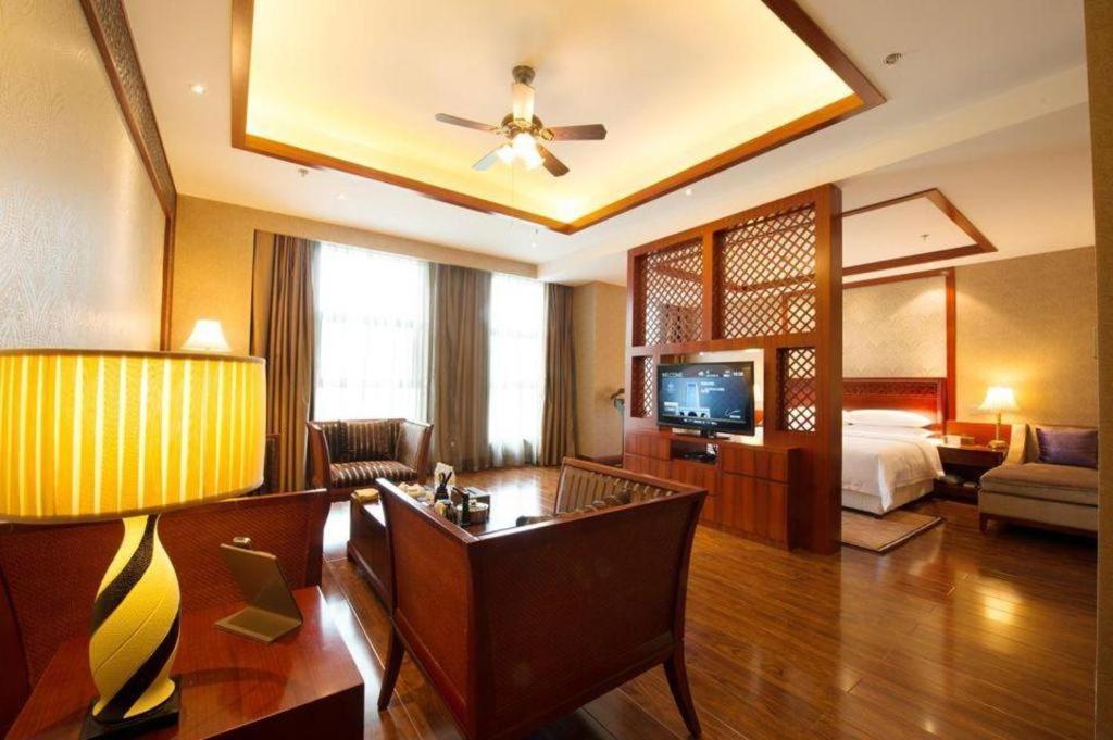Chongqing Huachen International Hotel Экстерьер фото