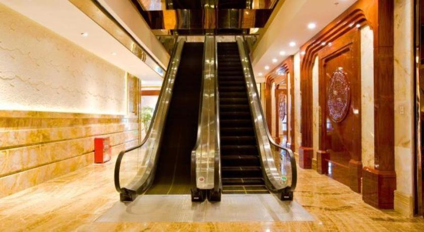 Chongqing Huachen International Hotel Экстерьер фото