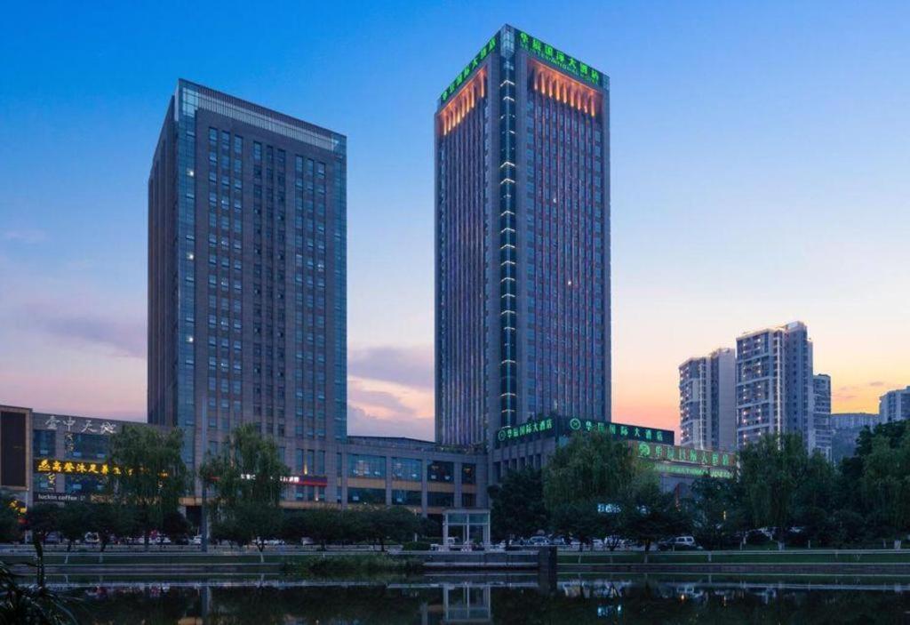 Chongqing Huachen International Hotel Экстерьер фото